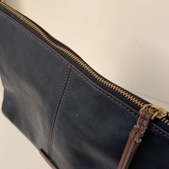 Fossil Leather Crossbody - Picture 2 of 11